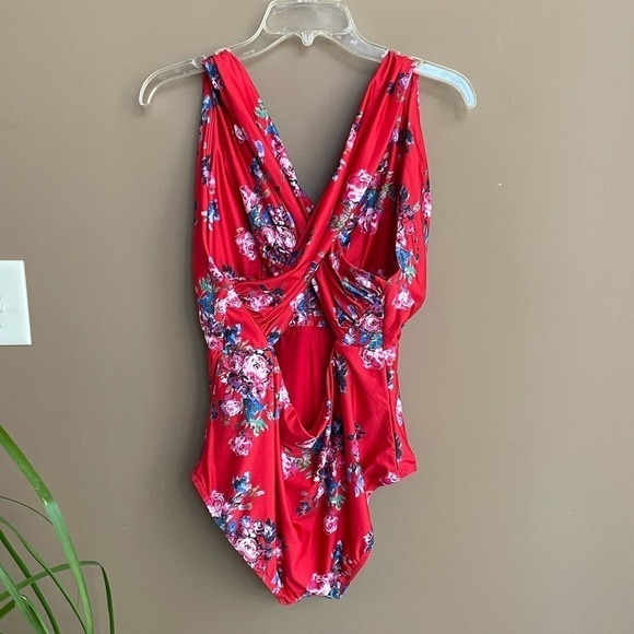 ModCloth Lauren Floral Plunge One‎ Piece Swimsuit Size 1X - Picture 6 of 10